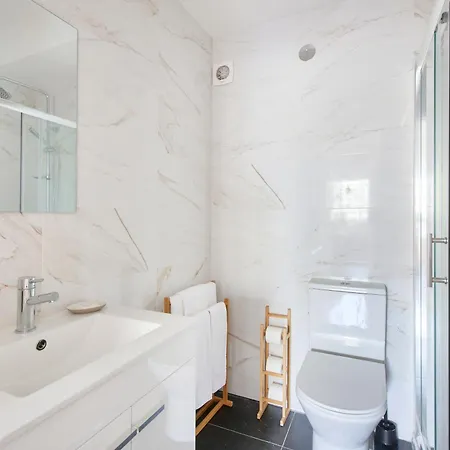 Charming Graca Flat W Balcony, By Timecooler Apartman Lisboa