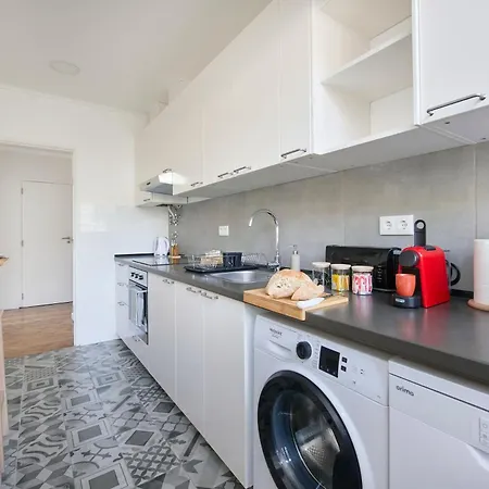 Charming Graca Flat W Balcony, By Timecooler Appartamento