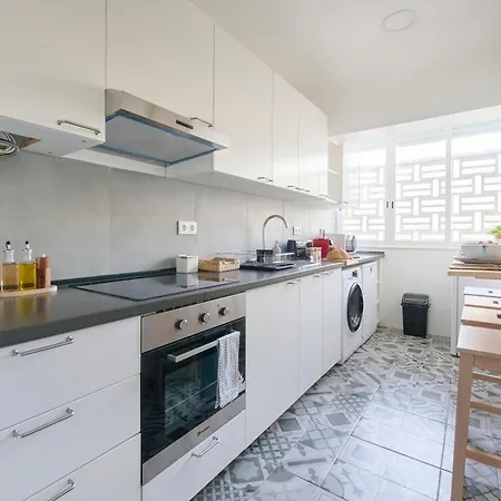 Charming Graca Flat W Balcony, By Timecooler 리스본