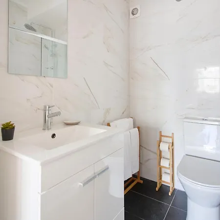 Charming Graca Flat W Balcony, By Timecooler Lisbon