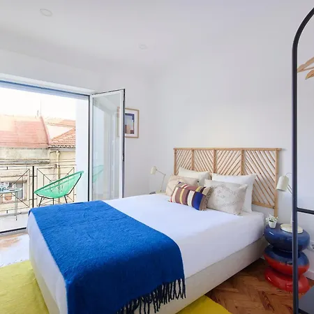 Apartment Charming Graca Flat W Balcony, By Timecooler