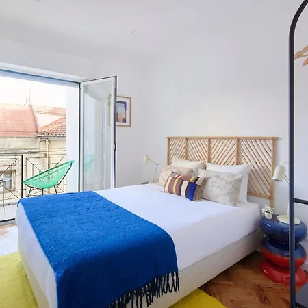 아파트 Charming Graca Flat W Balcony, By Timecooler