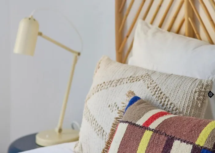 Charming Graca Flat W Balcony, By Timecooler דירה