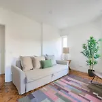 Charming Graca Flat W Balcony, By Timecooler Apartman