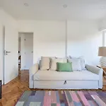 Apartman Charming Graca Flat W Balcony, By Timecooler Lisboa
